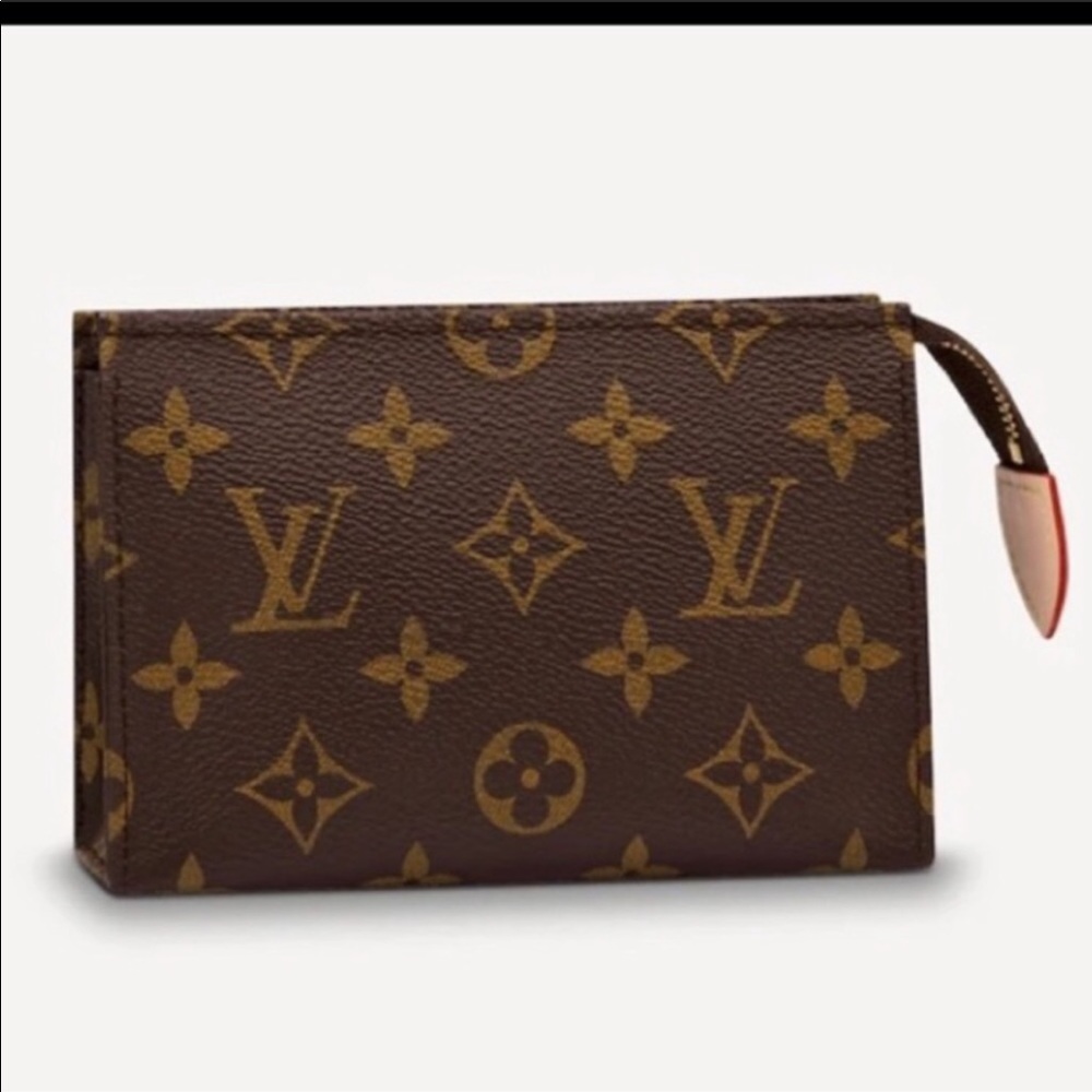 Louis Vuitton TOILETRY POUCH 15 authentic